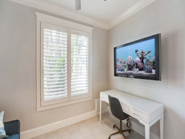 Longboat Key Vacation Home Six Bedroom Walk to Beach